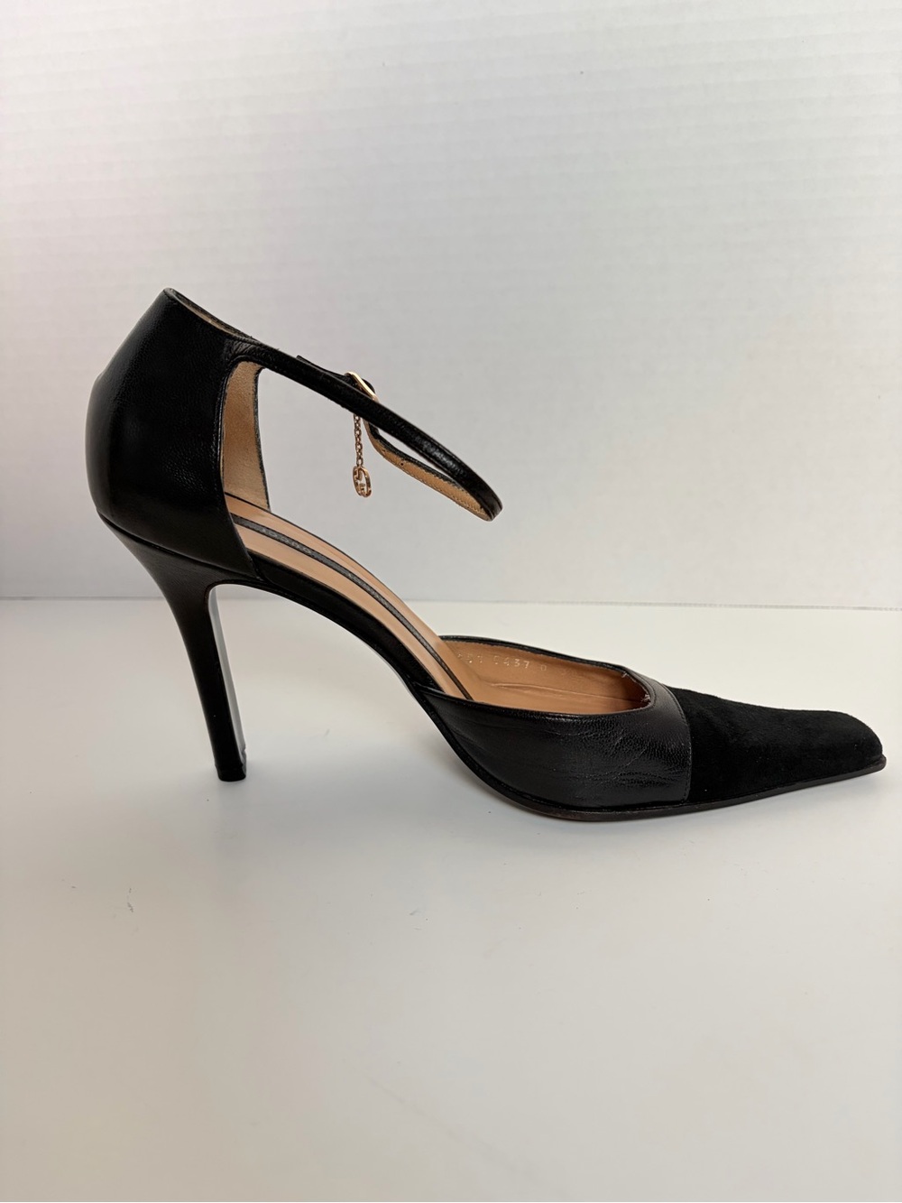 Gucci DOrsay Stiletto Pumps Interlocking GG Ankle Strap Suede Black Size 38.5C - Picture 7 of 15
